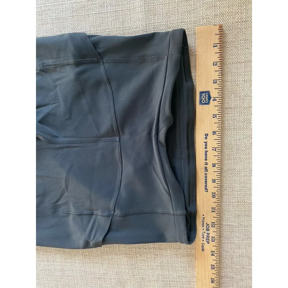 Lululemon Black Cropped Athletic Leggings High Rise Pockets Size 4